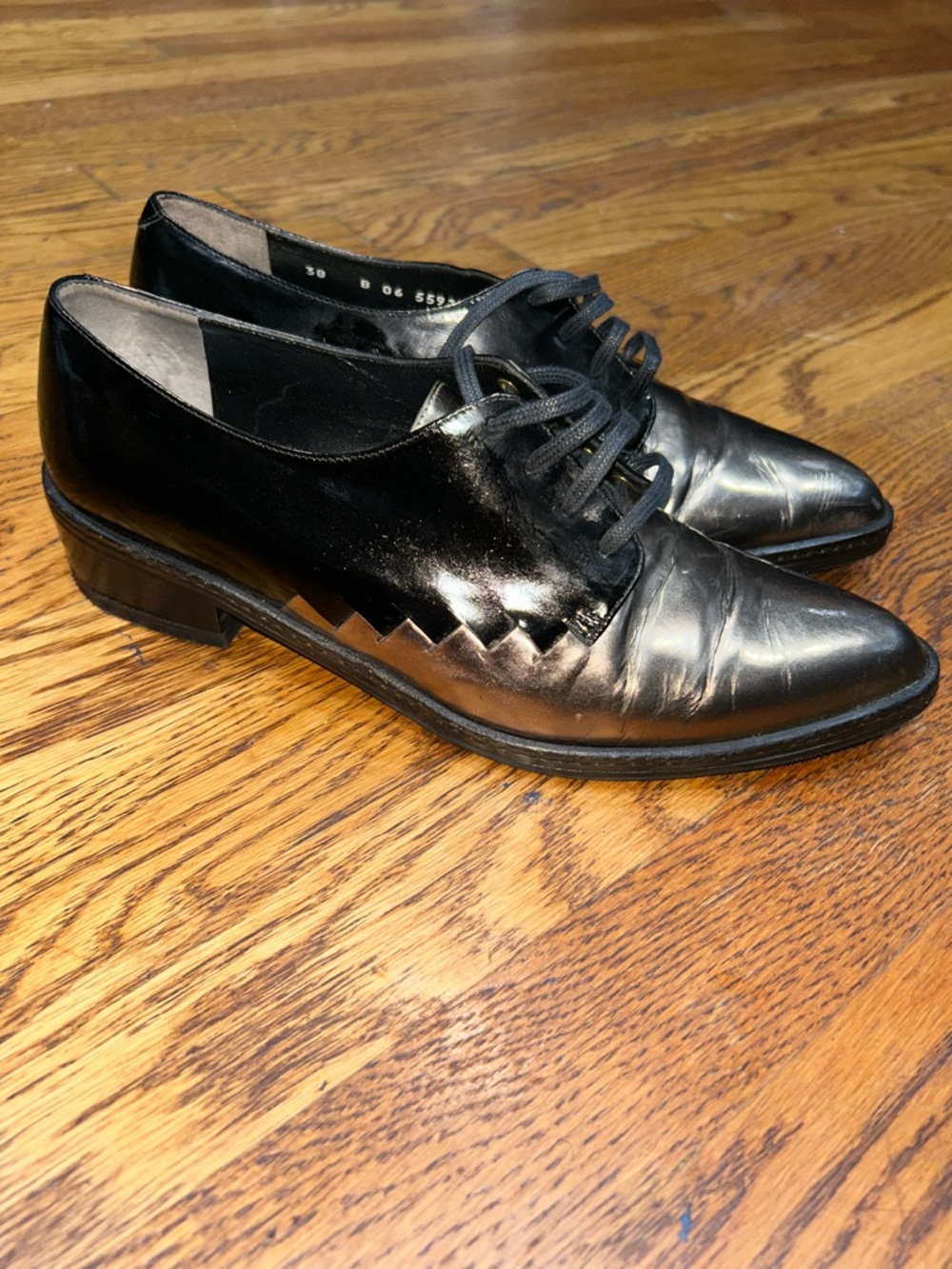 Robert Clergerie Black Patent Leather Pointed Lace-Up Oxfords